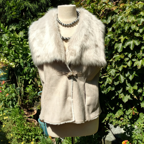 NIC+ZOE Jackets & Blazers - NIC+ZOE cream faux shearling/fur vest